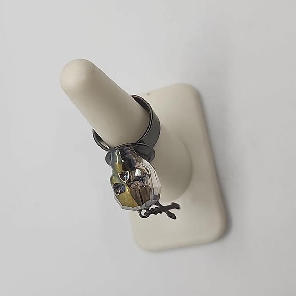 GASOLINE GLAMOUR BADLANDS SWAROVSKI CRYSTAL SKULL CHARM RING - Picture 6 of 7